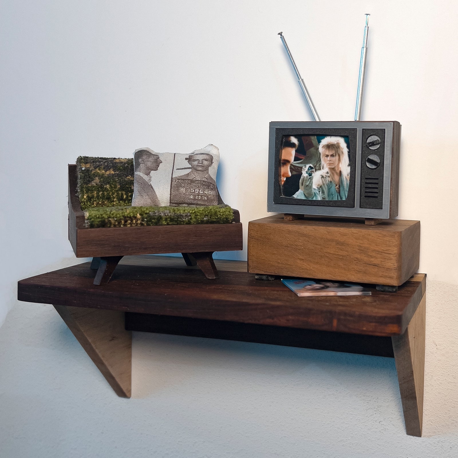 Bowie Set 1:12 Scale Margie Criner