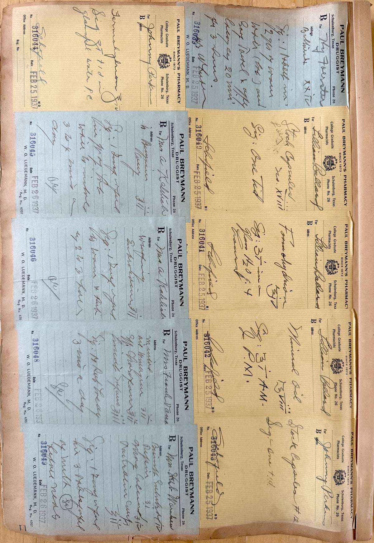 Wild West (black hat) Bruce Lee